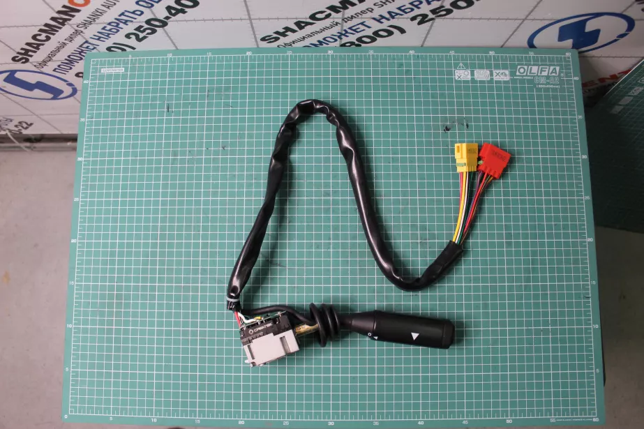 Переключатель поворотов (жёлтая и красная фишки) CREATEK, A5, (CK9839) для грузовиков *