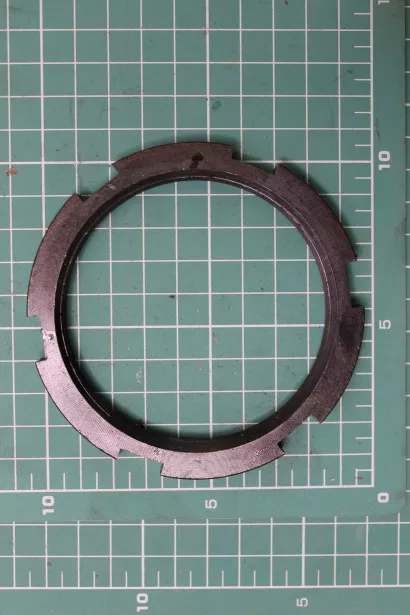 Гайка задней ступицы (R, с бортиком) HOWO. для грузовиков *