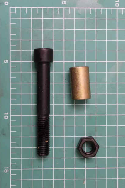 Болт D12, L85, (крепления подушки гармошки верхней площадки) HOWO для грузовиков *