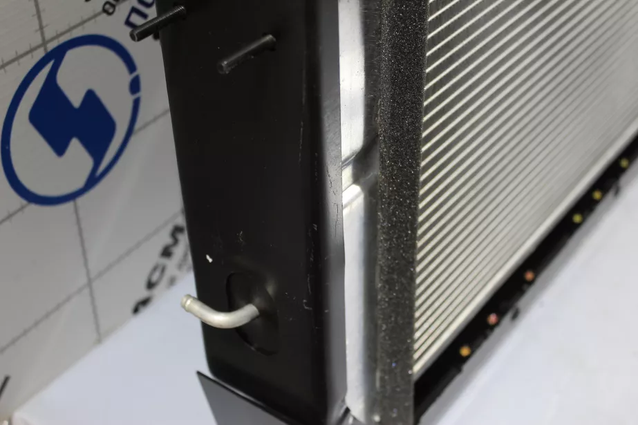 Радиатор системы охлаждения (с пластиковыми бачками) SHAANXI, (DZ9112539268) для грузовиков *