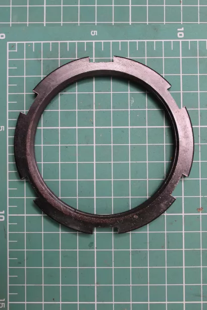 Гайка задней ступицы (R, с бортиком) HOWO. для грузовиков *