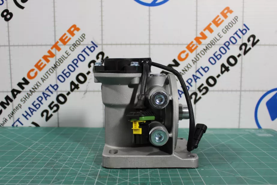 Кронштейн топливного фильтра грубой очистки PL420 (с электронасосом и подогревом) SHAANXI, Евро-5 для грузовиков *