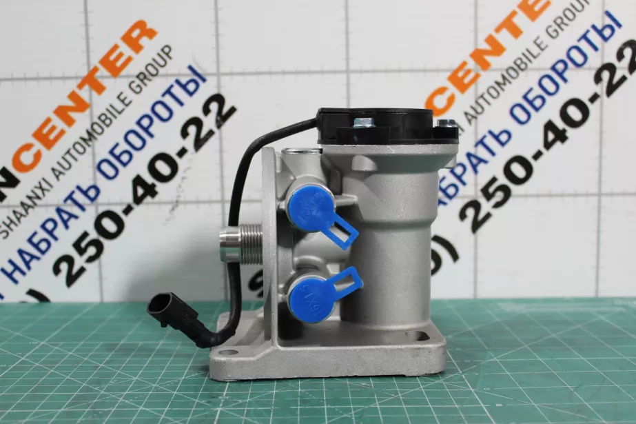 Кронштейн топливного фильтра грубой очистки PL420 (с электронасосом и подогревом) SHAANXI, Евро-5 для грузовиков *