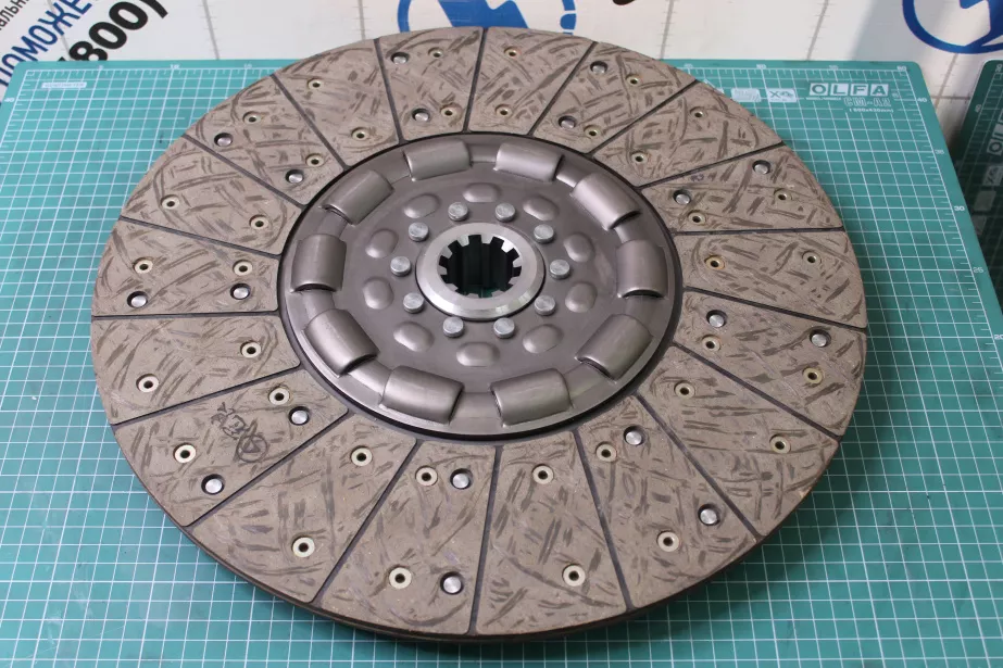 Диск сцепления 420*44.7 SACHS HOWO для грузовиков *