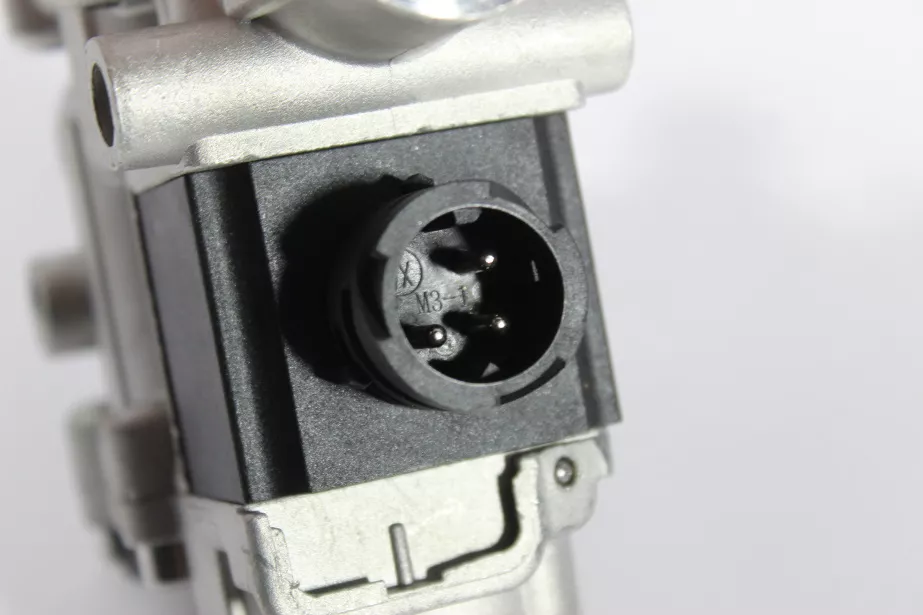 Кран (клапан) электромагнитный ABS HOWO для грузовиков *