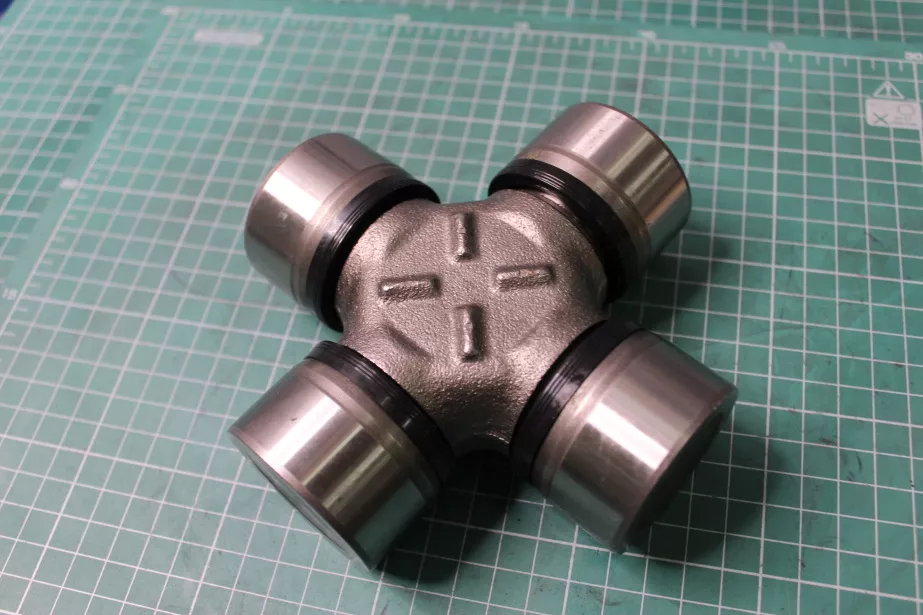 Крестовина межосевого кардана D52, L132, CREATEK, (CK8077) для грузовиков *