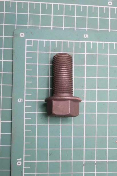 Болт конической шестерни D16, L25, (мелкая резьба) SHAANXI для грузовиков *