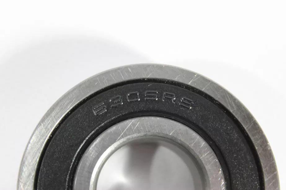 Подшипник маховика  D62, H17, (6305-2RZ 62*25*17) HOWO для грузовиков *