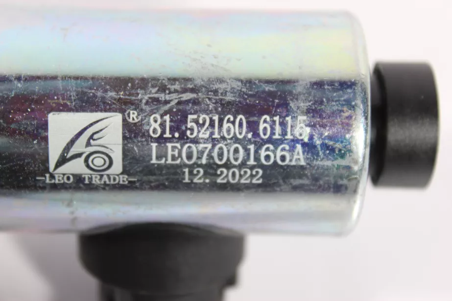 Клапан электромагнитный (чёрная фишка) LEO TRADE, (LEO700166A) для грузовиков *