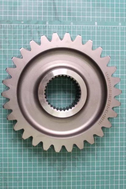 Шестерня ведомая среднего моста SHAANXI, F3000, (81.35610.0011). для грузовиков *