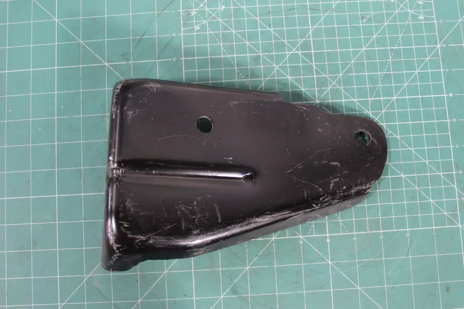 Кронштейн бампера нижний (R) SHAANXI, X6000 для грузовиков *