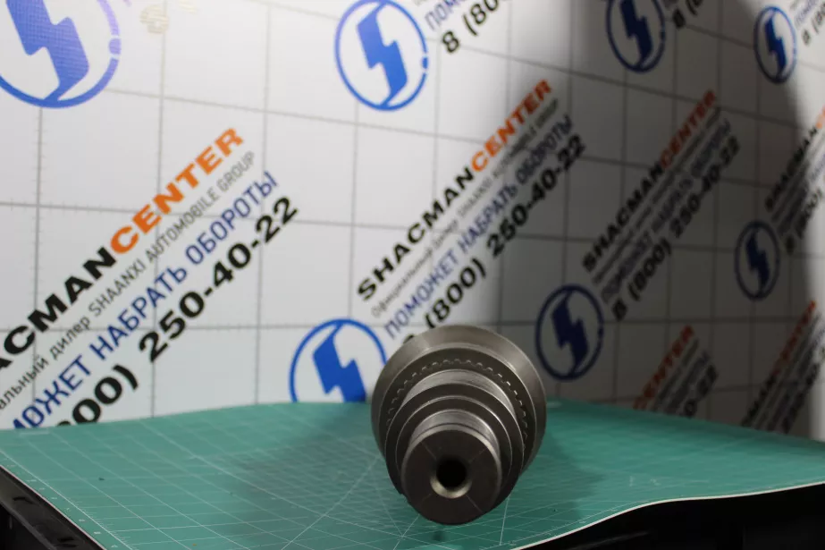 Вал вторичный 23Т. SHAANXI, ZF, (95531501 ER). для грузовиков *