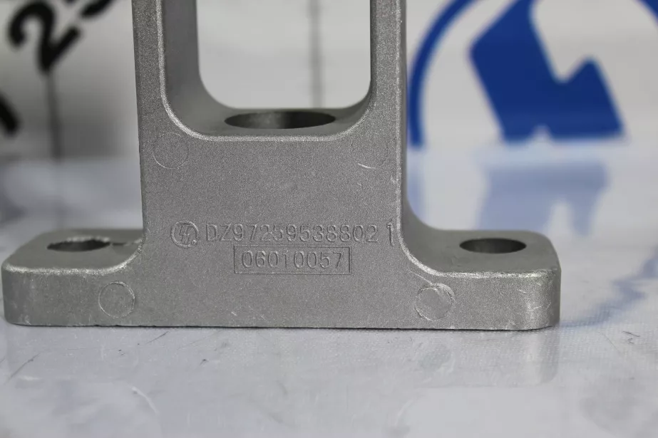 Кронштейн радиатора (R) SHAANXI, X5000 для грузовиков *