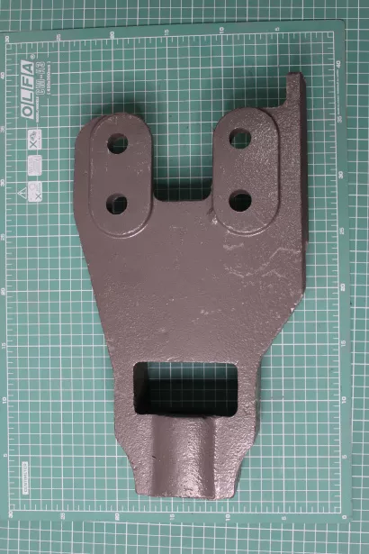 Кронштейн буксировочного крюка (нового образца) HOWO для грузовиков *