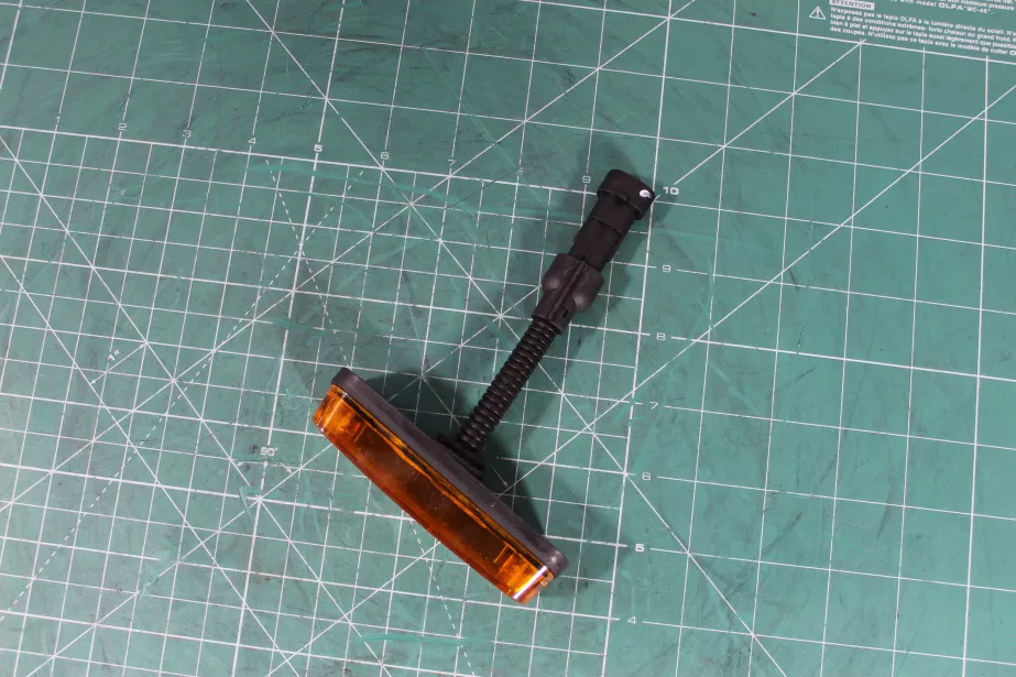 Фонарь габаритный солнцезащитного козырька (Желтый, Пластик) SHAANXI, X6000 для грузовиков *