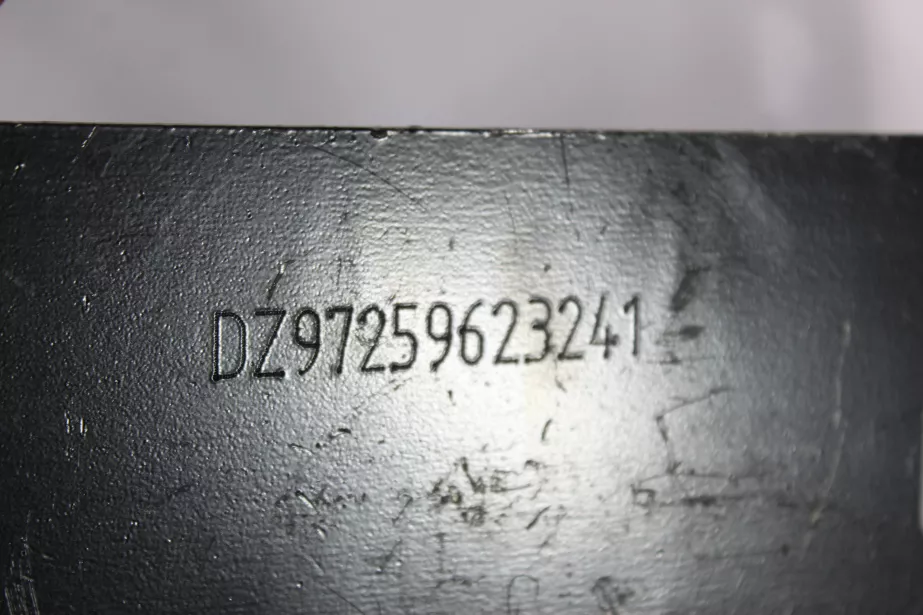 Кроштейн крепления бампера (L, основной) SHAANXI, X3000 для грузовиков *