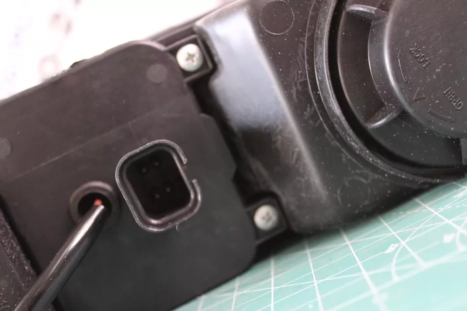 Фара противотуманная (L, с жёлтым поворотником) SITRAK, C7H для грузовиков *