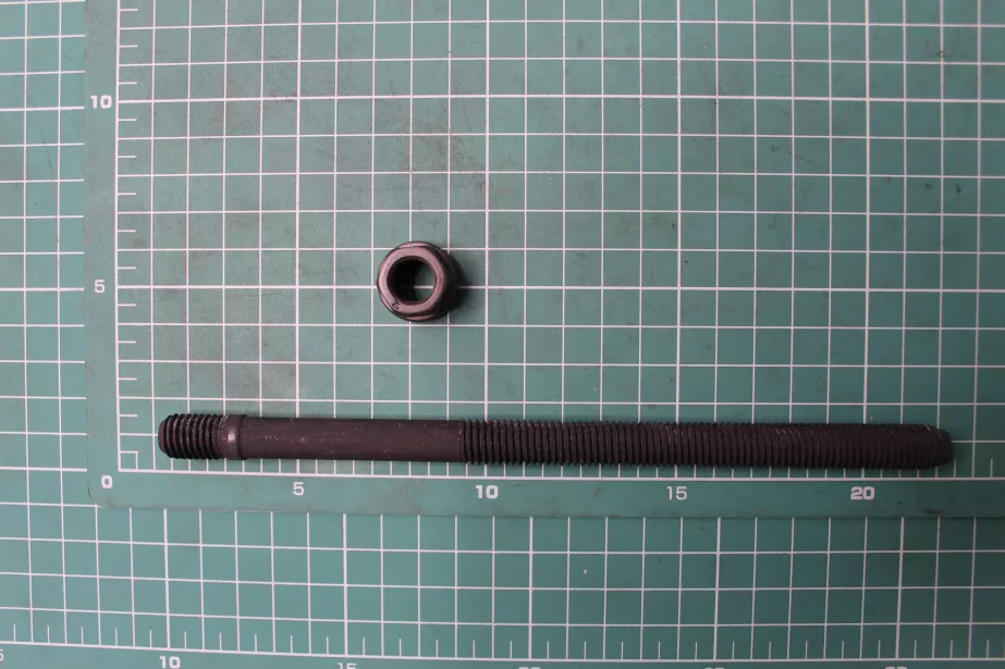 Шпилька ГБЦ D12, L200, (с гайкой) CREATEK, (CK9382). для грузовиков *