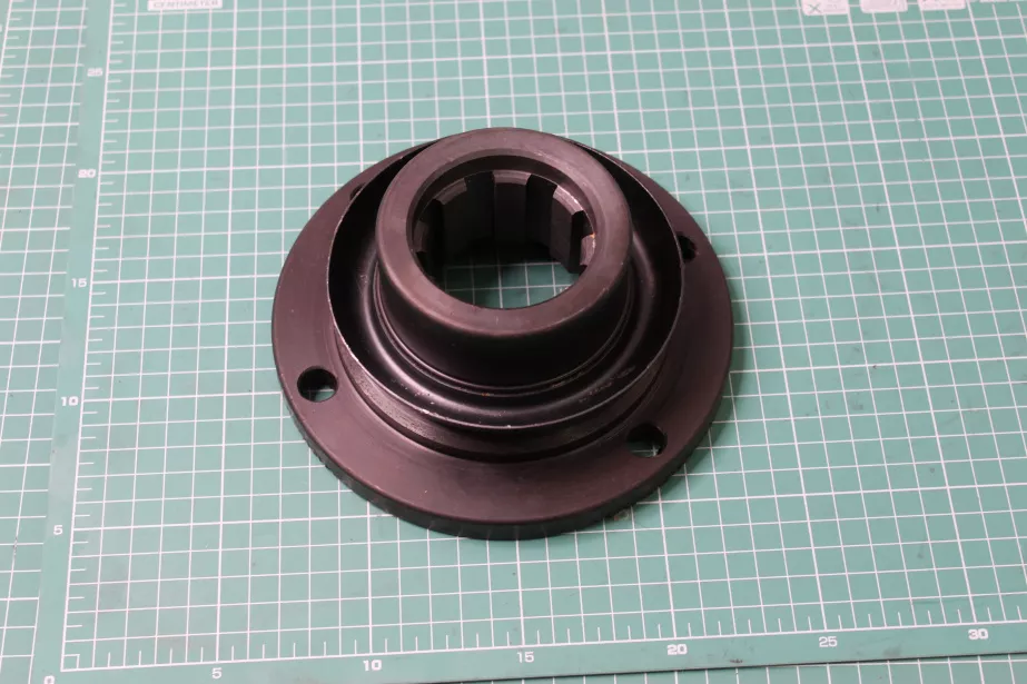 Фланец редуктора среднего моста D165, Z8, (8 шлицов 165*70*4) HOWO для грузовиков *