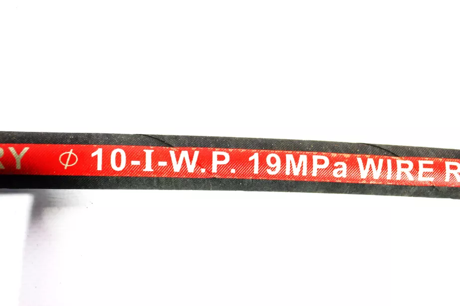 Шланг тормозной камеры задней L680 D16 (2 гайки) HOWO для грузовиков *