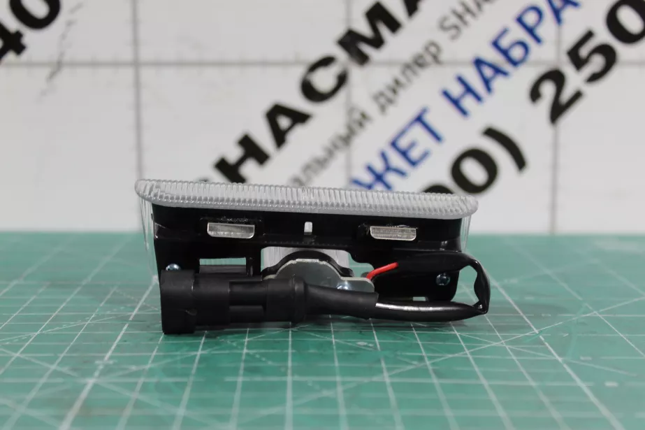 Фонарь подсветки в дверь (R, Приветственный свет линза) SHAANXI, X3000, X5000 для грузовиков *