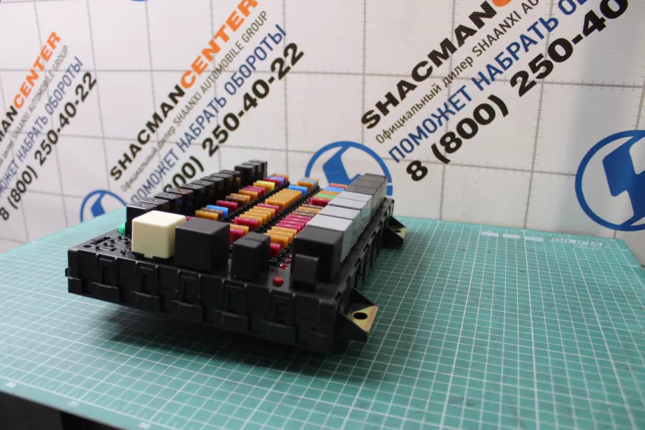 Блок предохранителей SHAANXI, X3000, (DZ97189584390) для грузовиков *