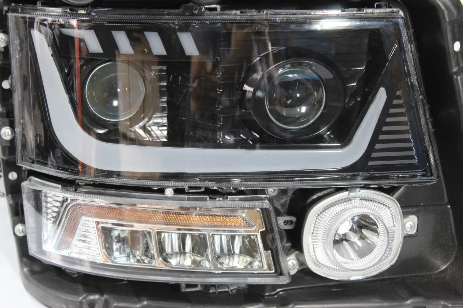 Фара (R, Пластик, Н.О LED) SHAANXI, F3000 для грузовиков *