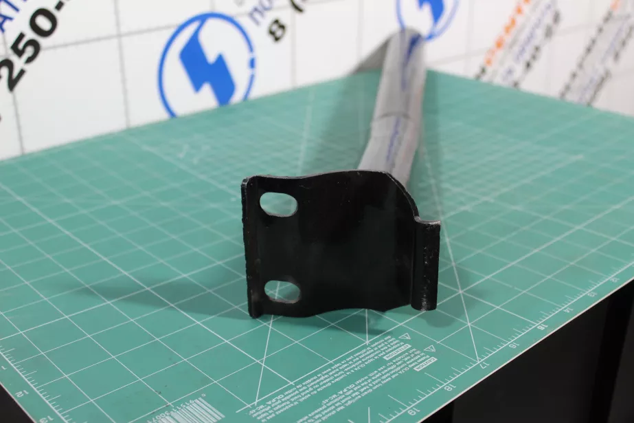 Кронштейн брызговика (R) SHAANXI для грузовиков *