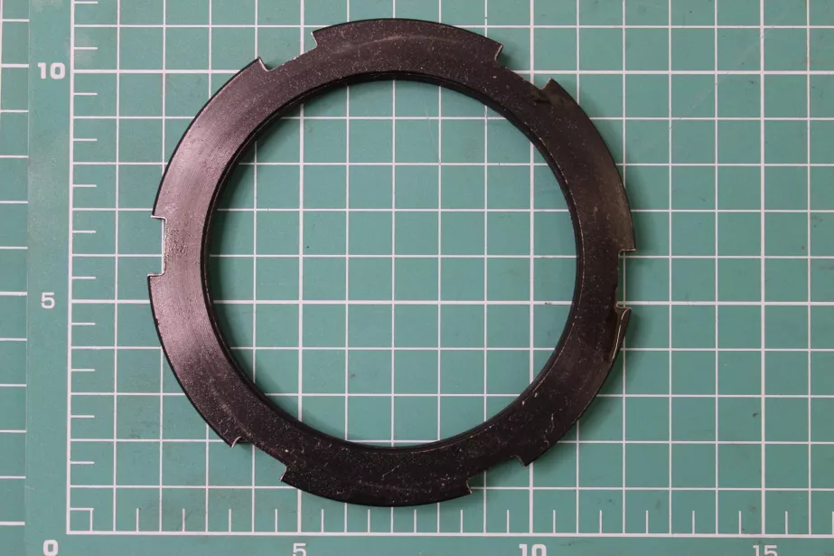 Гайка задней ступицы (L, с бортиком) HOWO для грузовиков *