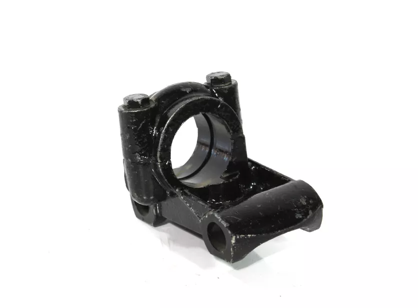 Кронштейн крепления переднего стабилизатора к передней балке (L) SHAANXI, F3000 для грузовиков *