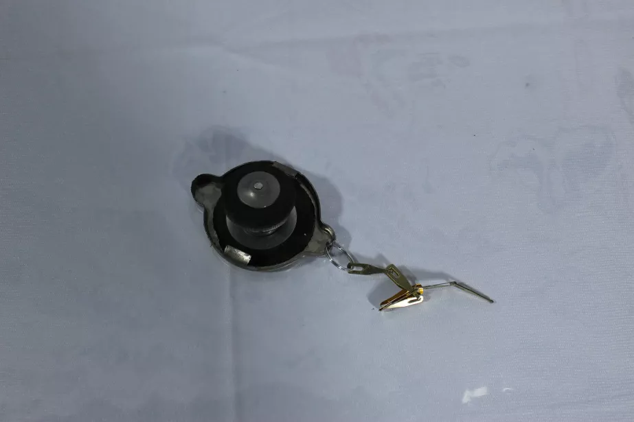 Крышка расширительного бачка (Металл) SHAANXI для грузовиков *