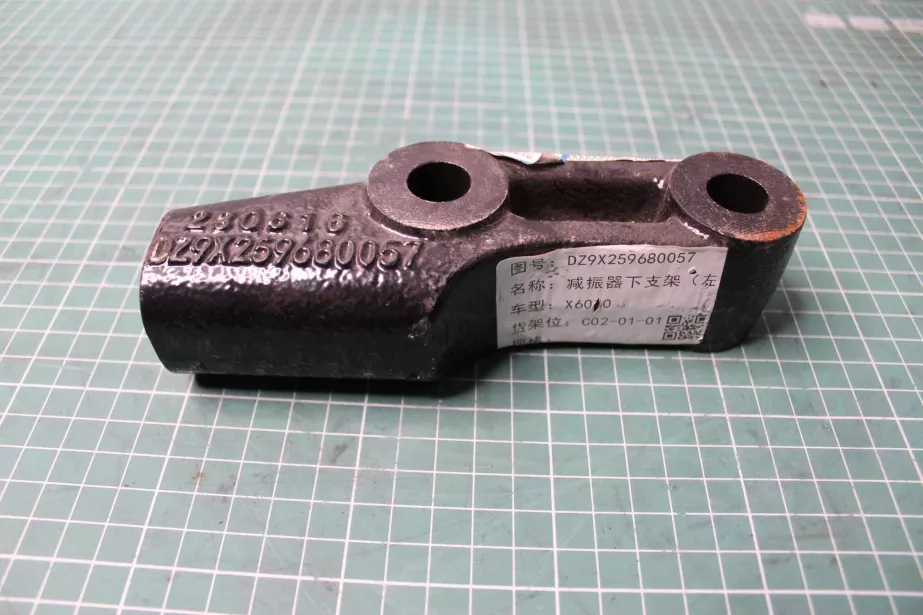 Кронштейн основного амортизатора (L) SHAANXI, X6000 для грузовиков *