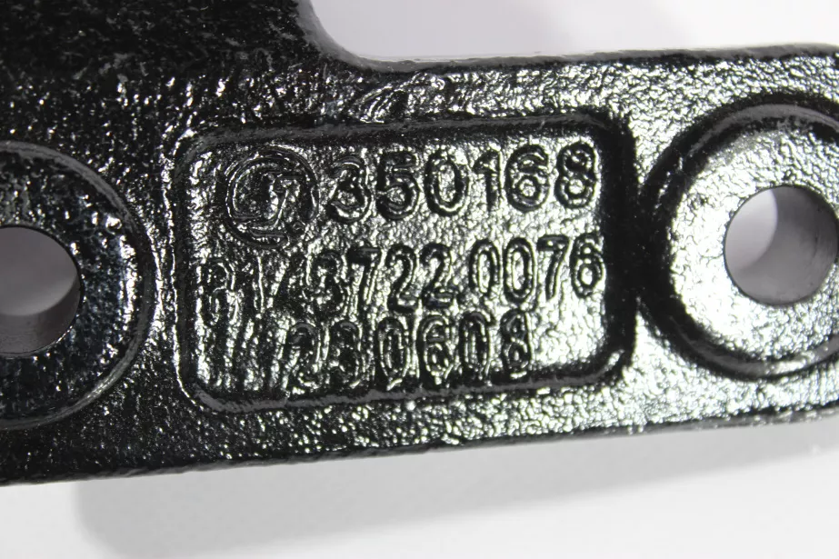 Кронштейн переднего стабилизатора к переднему мосту (R) SHAANXI, X3000, 6X6, (81.43722.0074) для грузовиков *