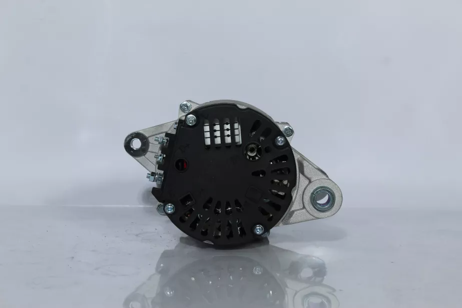 Генератор (под ручейковый ремень 5PK 28V/70А) CUMMINS, ISM11 для грузовиков *