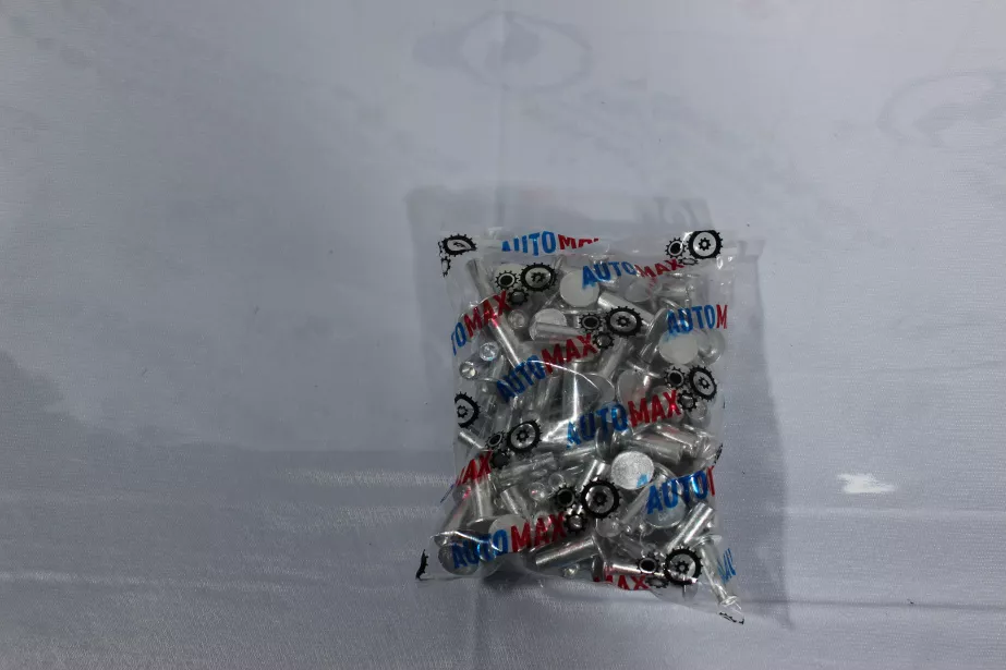 Заклёпка D8, L24, (Алюминий, прямая, упаковка 100шт ) AUTOMAX, (AM1261) для грузовиков *