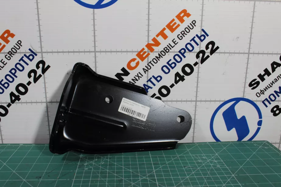 Кронштейн бампера нижний (L) SHAANXI, X6000 для грузовиков *