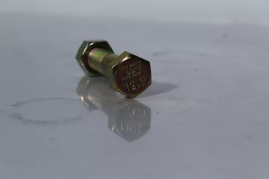 Болт кардана D14, L60, (Желтый) SHAANXI для грузовиков *