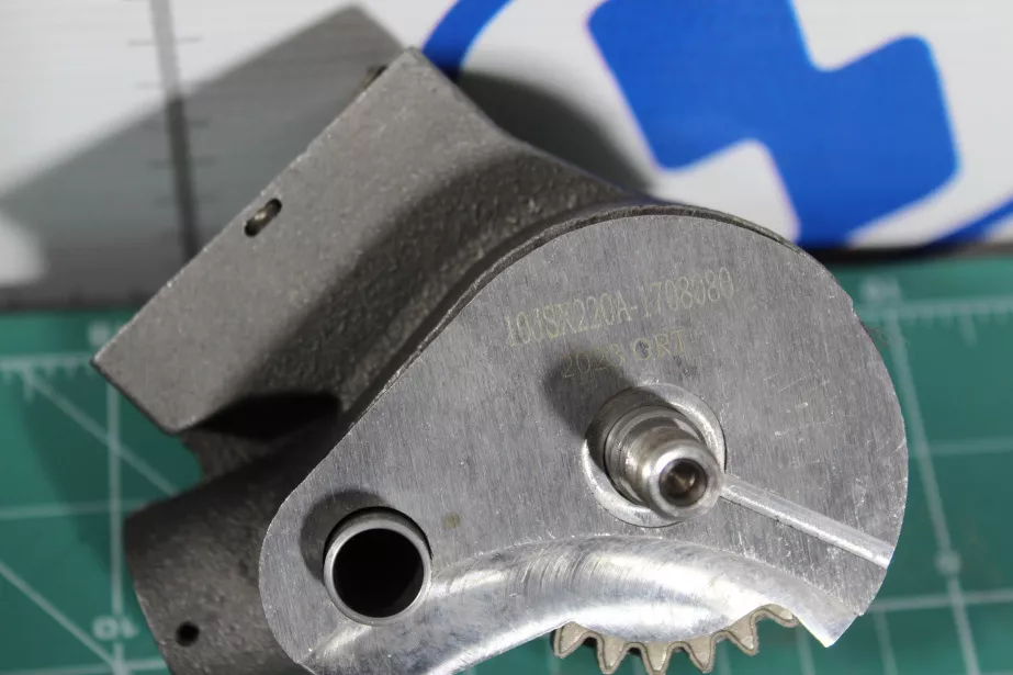 Насос масляный КПП FULLER, 12JSDX для грузовиков *