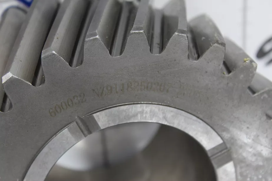 Шестерня ведущая D90, (28/30 зуб.) SHAANXI, РК ZQC2000-57K, (L903020700). для грузовиков *