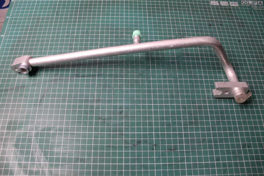 Трубка кондиционера SHAANXI, WP12, WP13 для грузовиков *