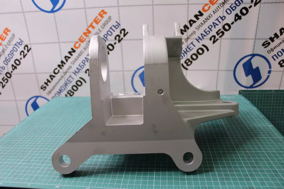 Кронштейн торсиона кабины (R) SHAANXI, X6000 для грузовиков *