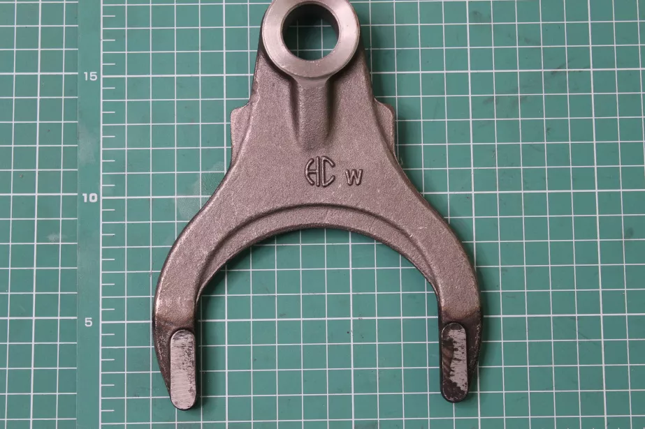 Вилка блокировки МКД SHAANXI, X6000, HDZ440 для грузовиков *