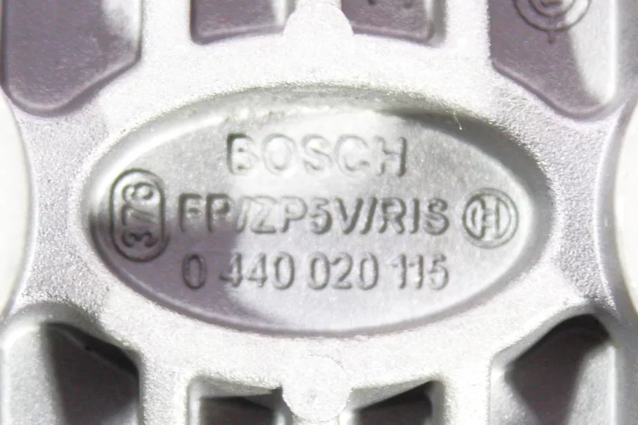 Насос ТННД (Металл, шестеренчатый E3 L-вращение) Bosch, WP10 для грузовиков *