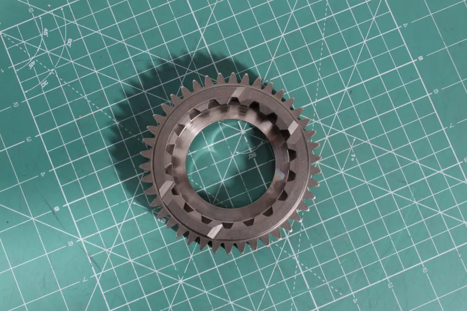 Шестерня повышающей передачи вторичного вала для грузовиков *