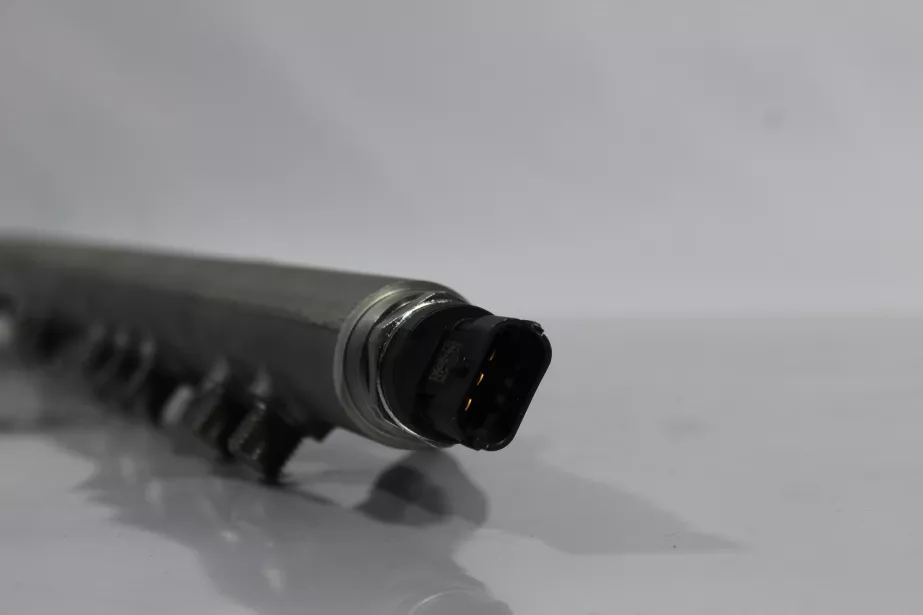 Рампа топливная (рейка) WP10/WP12 SHAANXI для грузовиков *