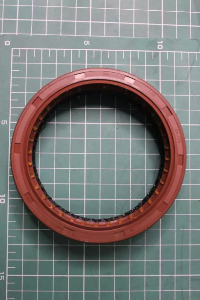 Сальник редуктора среднего моста D105, H26, (85*105*26) SHAANXI для грузовиков *