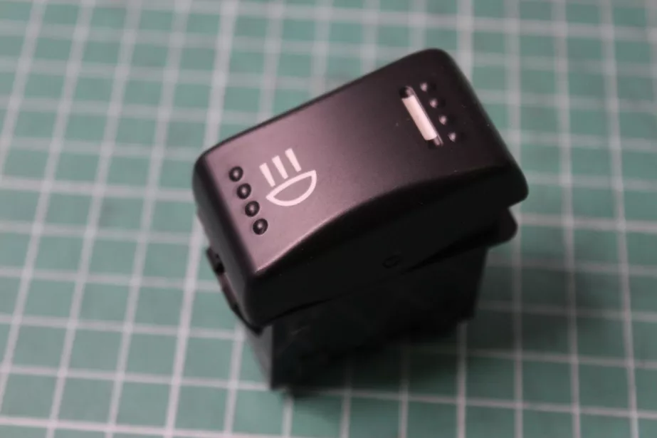 Клавиша габаритных огней SHAANXI для грузовиков *