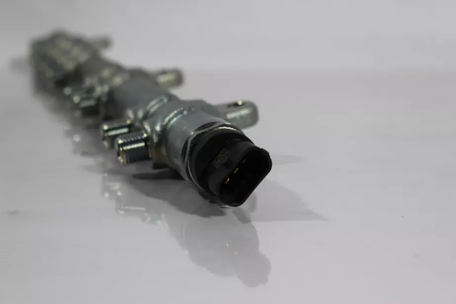 Рампа топливная SITRAK, C7H для грузовиков *