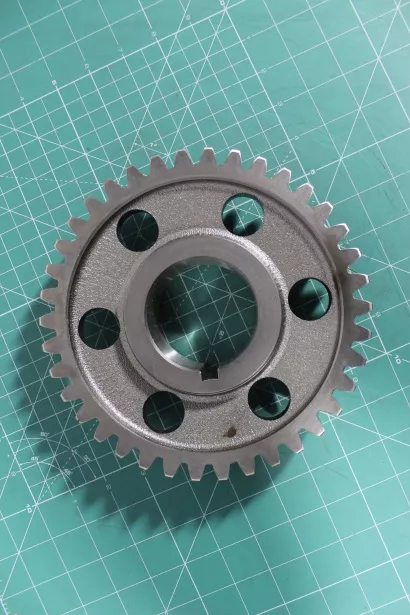 Шестерня повышающей передачи промежуточного вала для грузовиков *