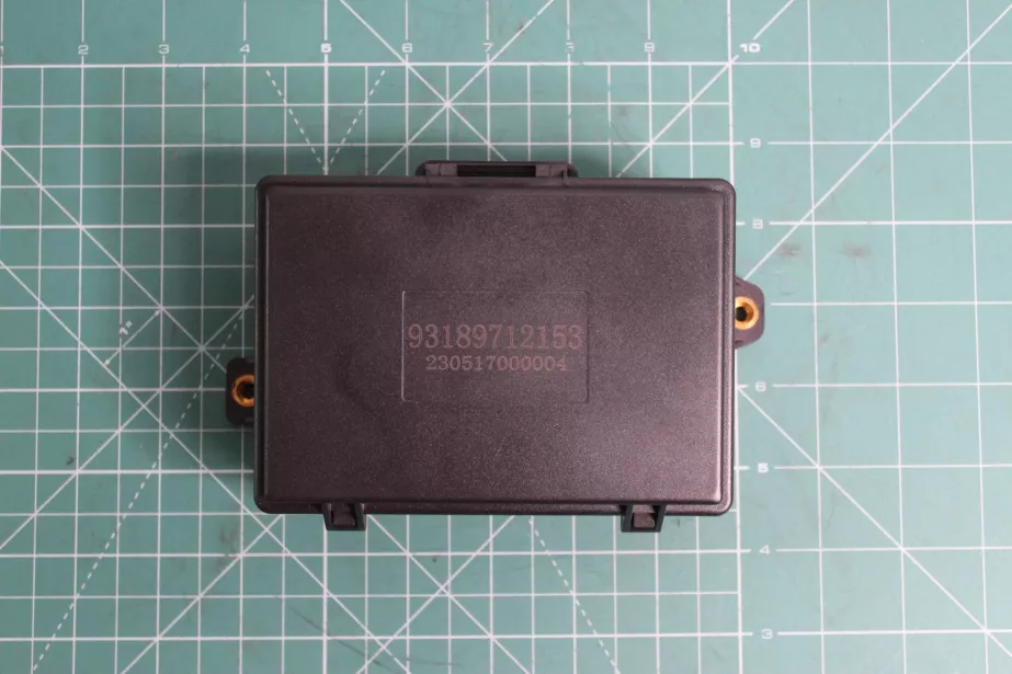 Блок предохранителей (у АКБ) SHAANXI, X3000 для грузовиков *